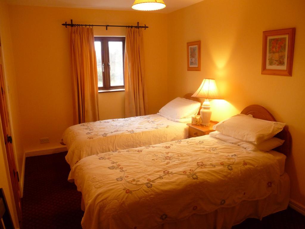 Mellottes B&B Cornamona Room photo